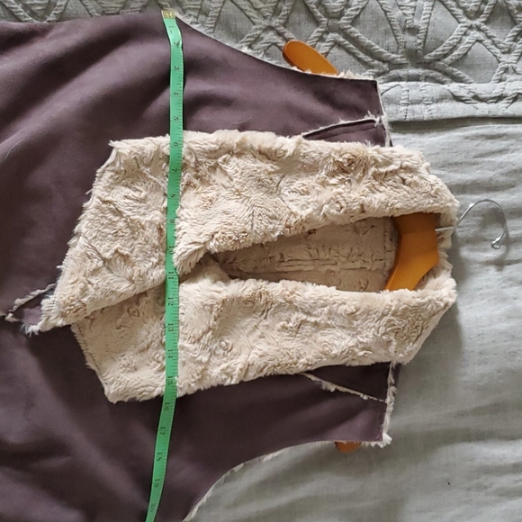 Faux Shearling Vest - Picture 4 of 4